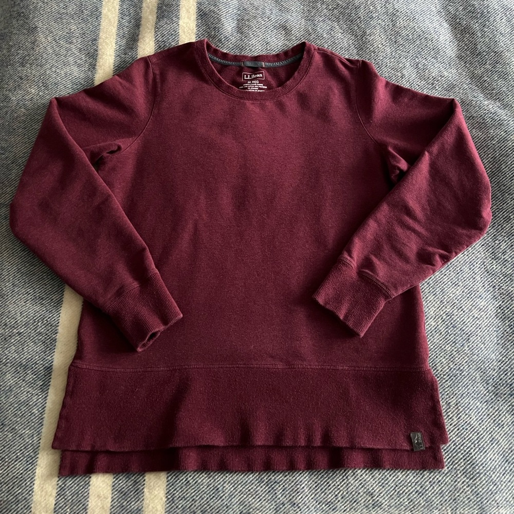 LL Bean womens split hem cozy sweatshirt in burgundy, size medium regular